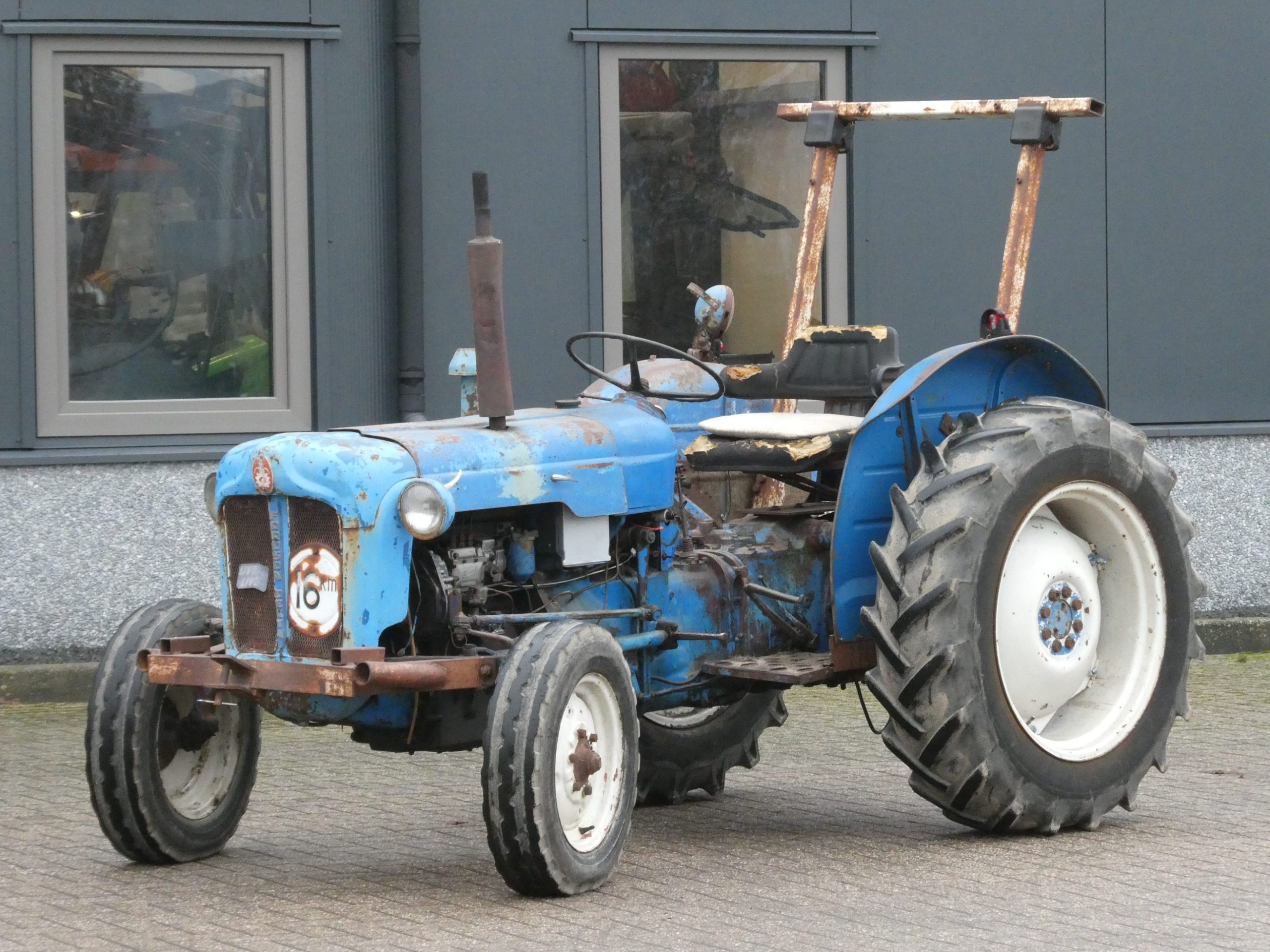Ford Dexta 2wd