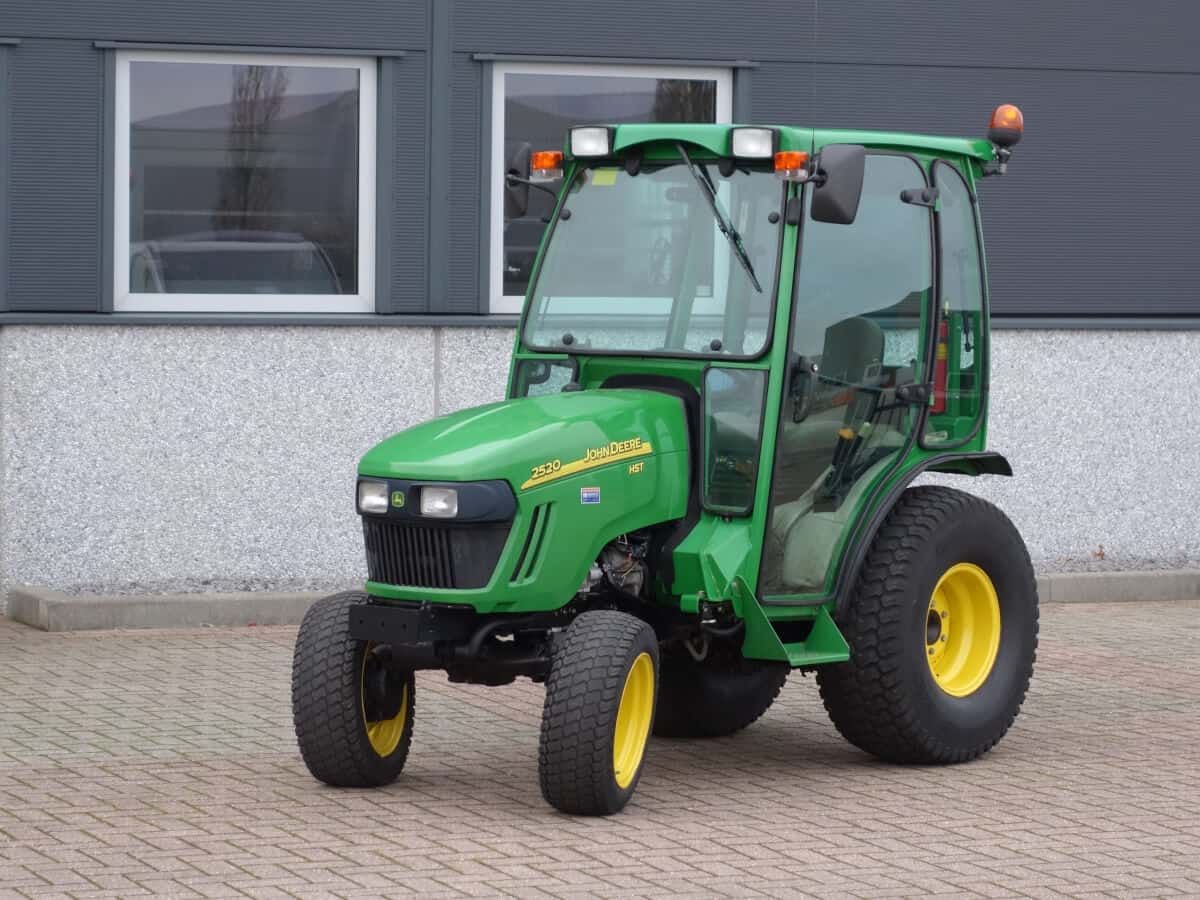 John Deere 2520 4wd HST