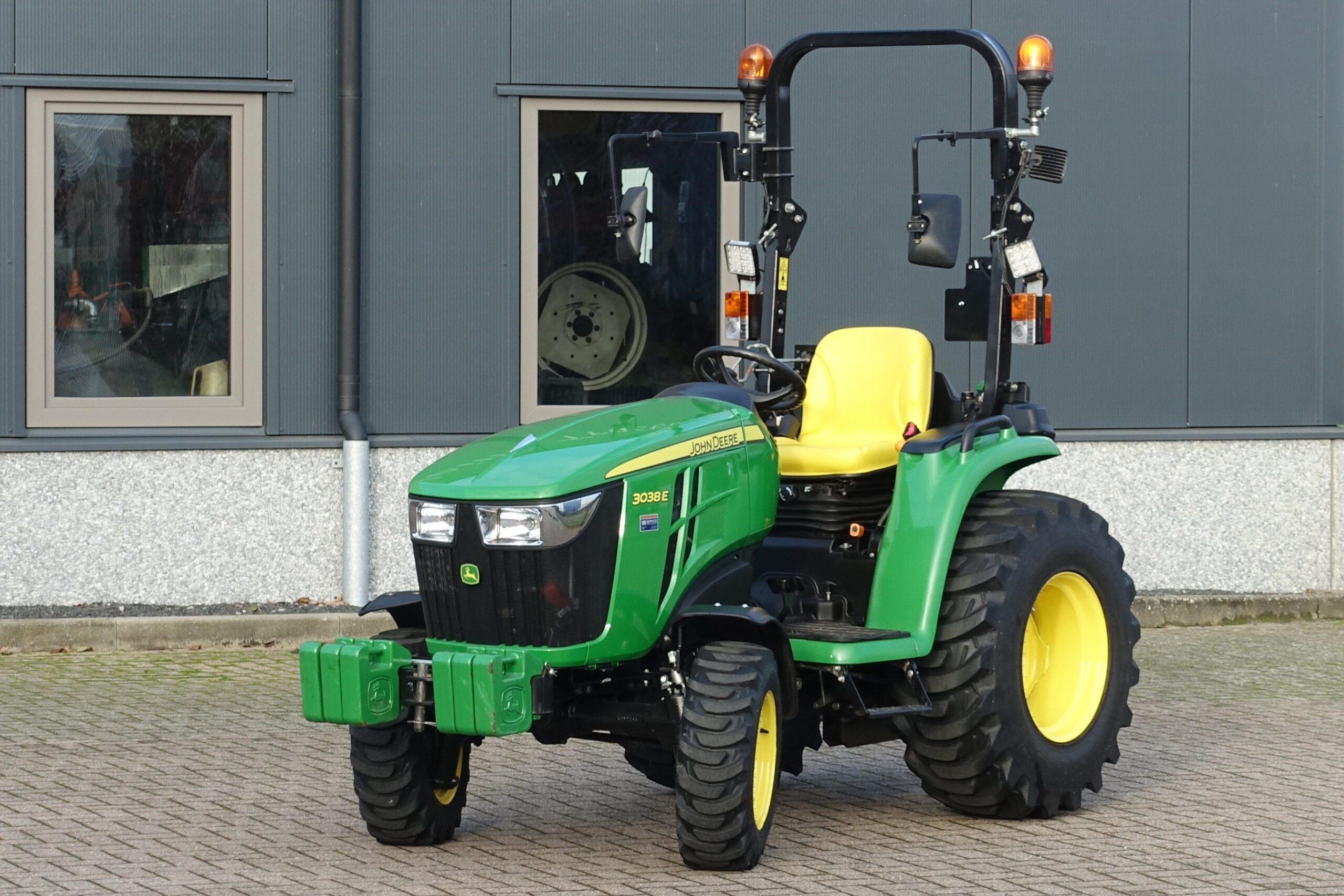 John Deere 3038E 4wd HST