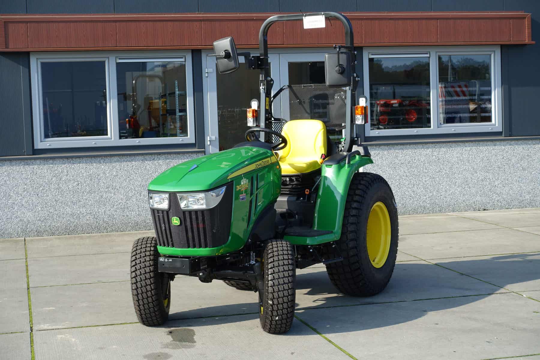 John Deere 3038e 4wd HST