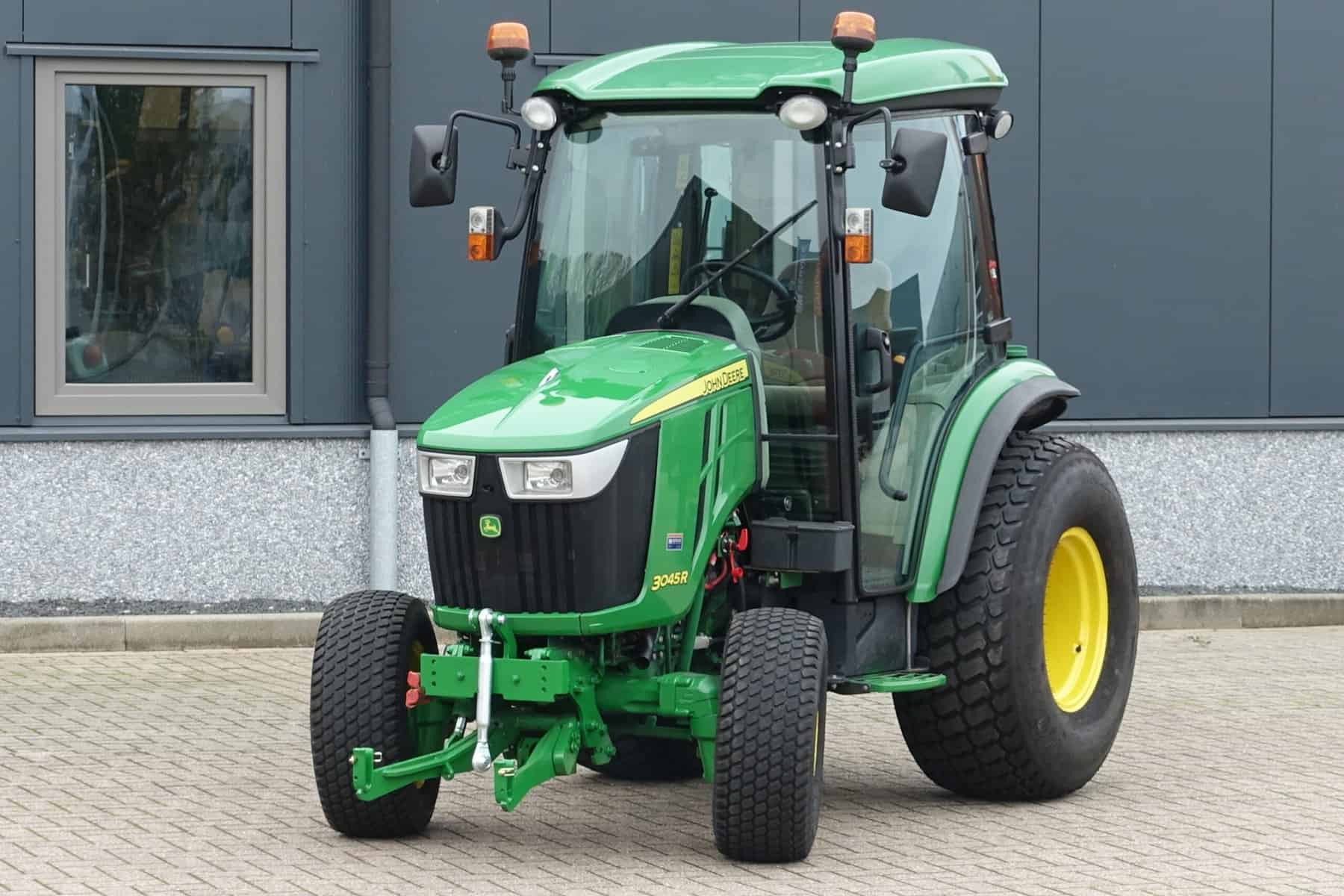 John Deere 3045R 4wd HST