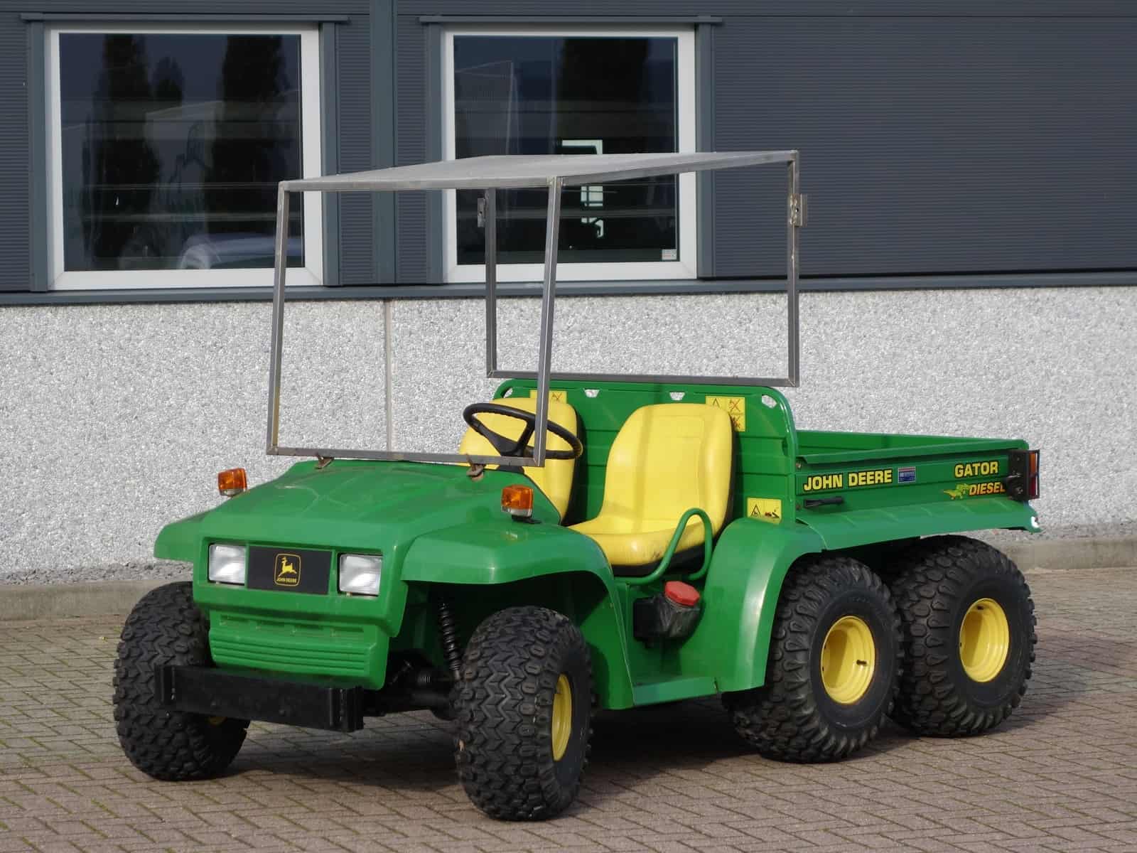 John Deere Gator 6 x 4