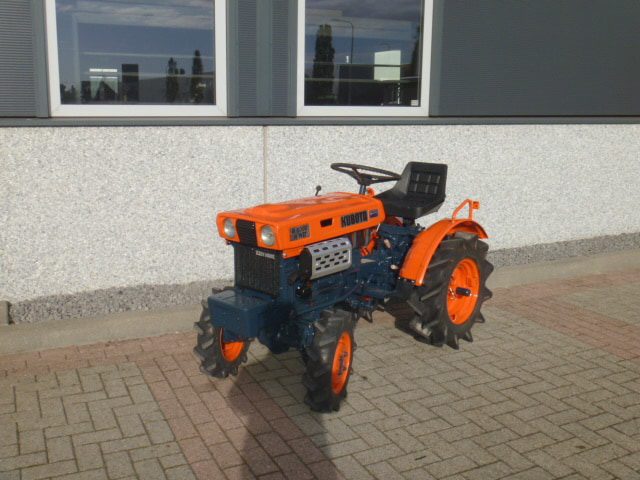 Kubota B5000 4wd