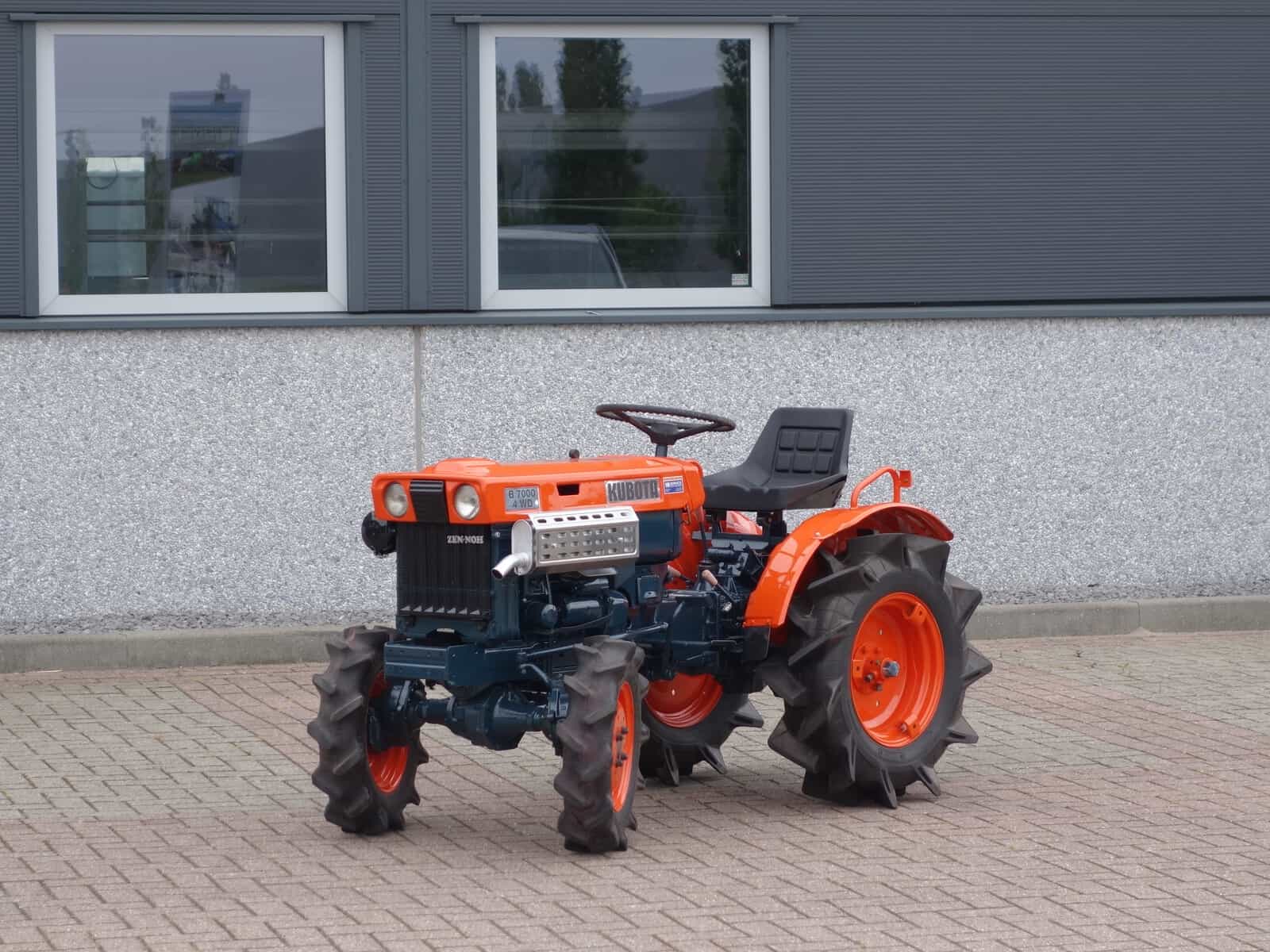 Kubota B7000 4wd