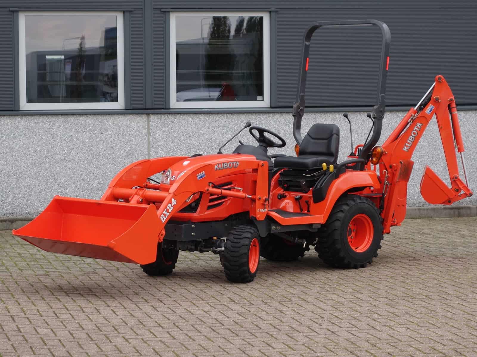 Kubota BX24 + BT601