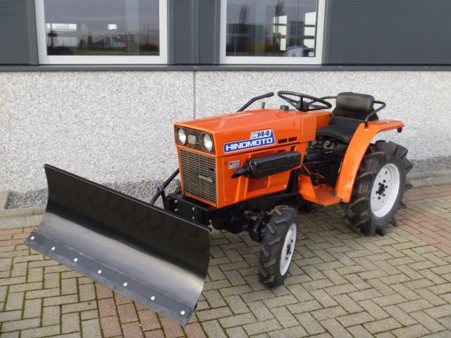 Hinomoto C144 4wd