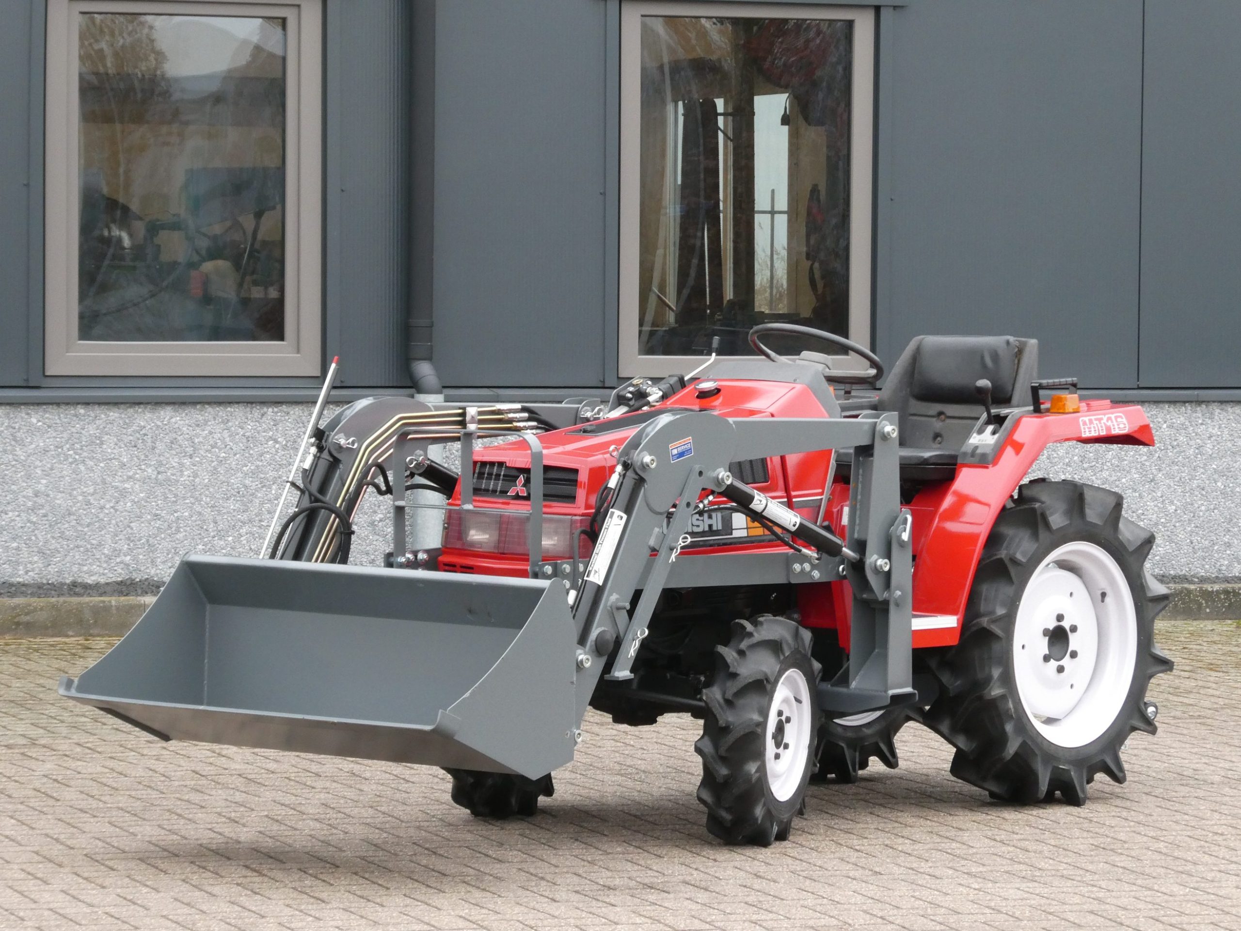 Mitsubishi MT16 4wd