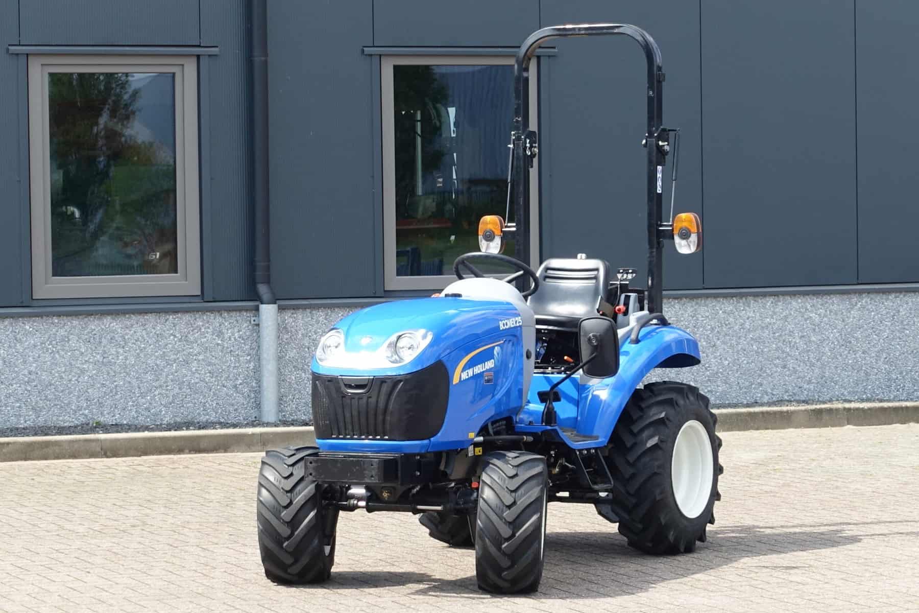 New Holland Boomer 25
