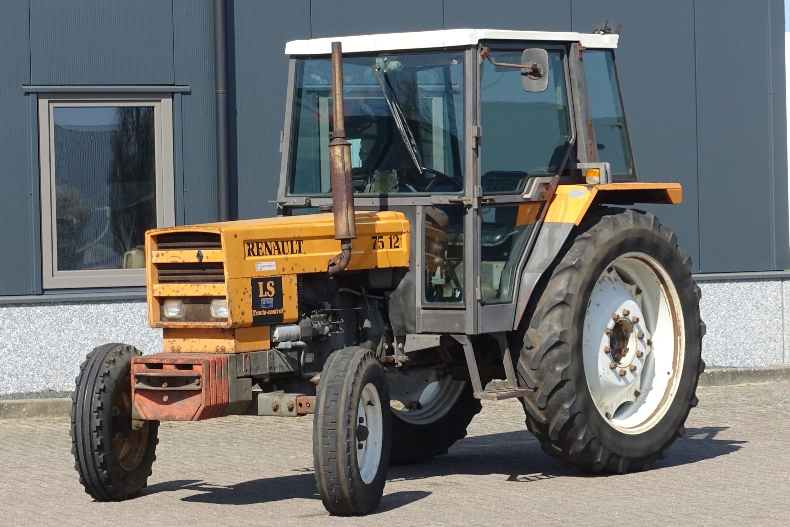 Renault 75.12 2wd