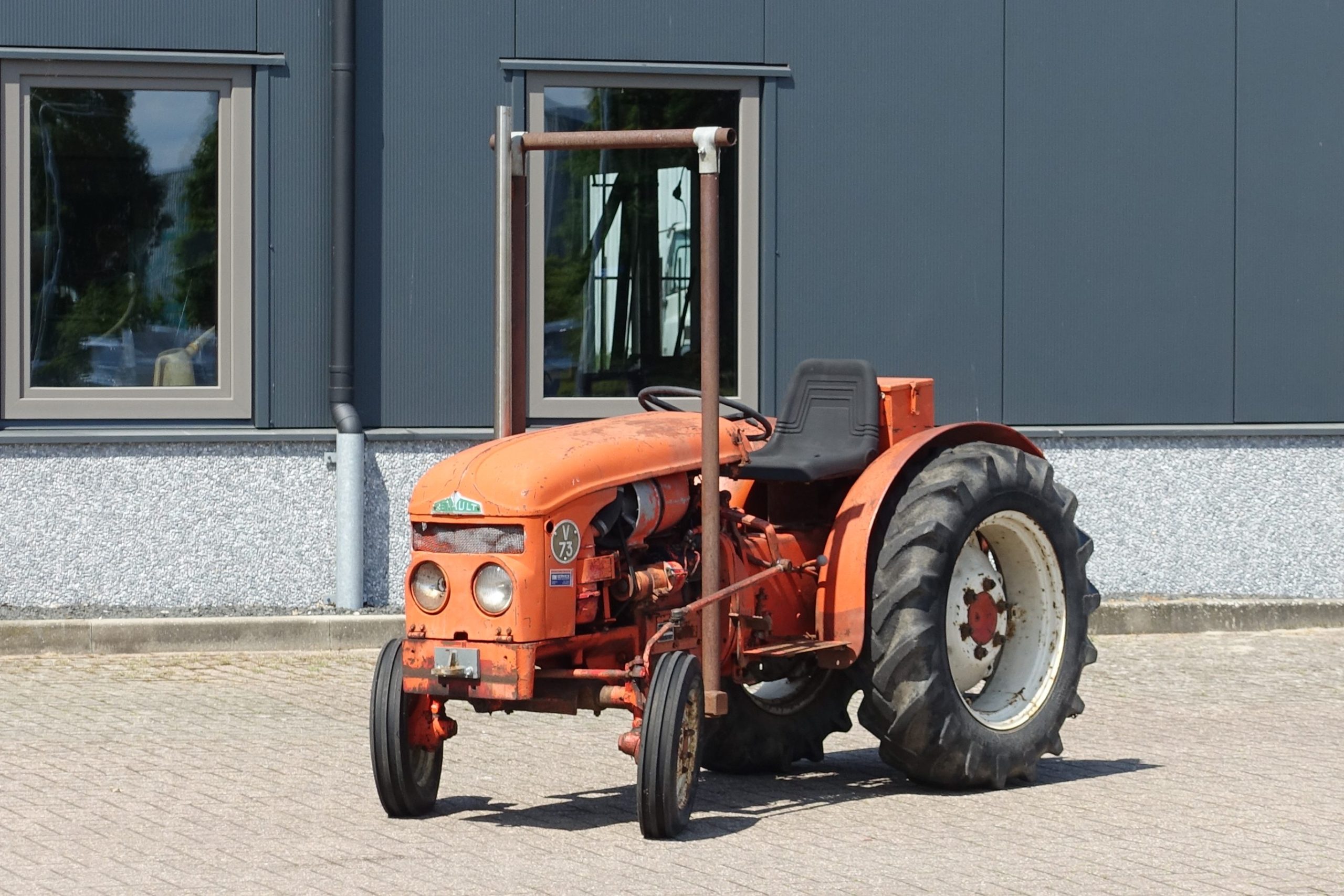 Renault V73 2wd