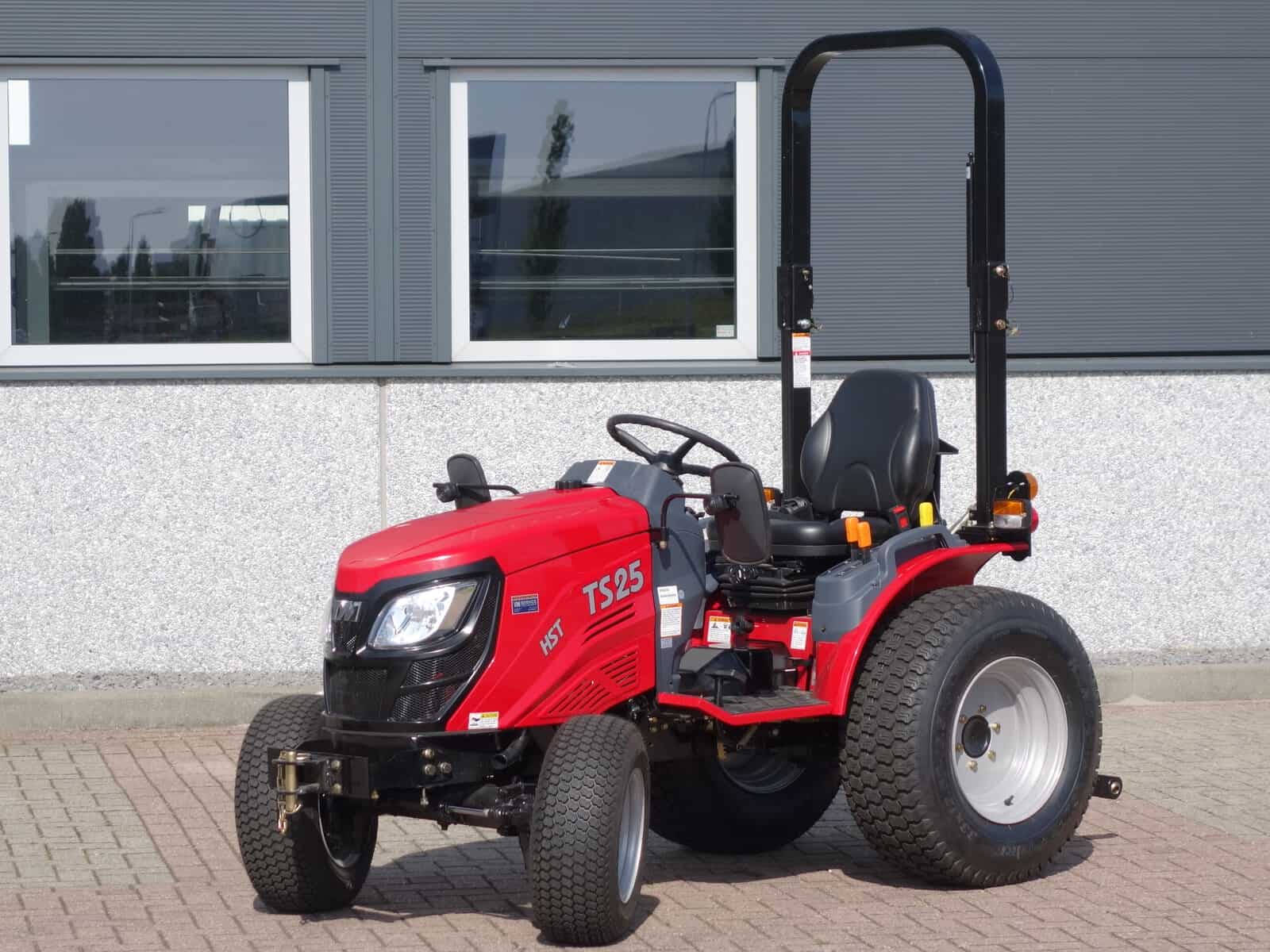 TYM TS25 4wd HST