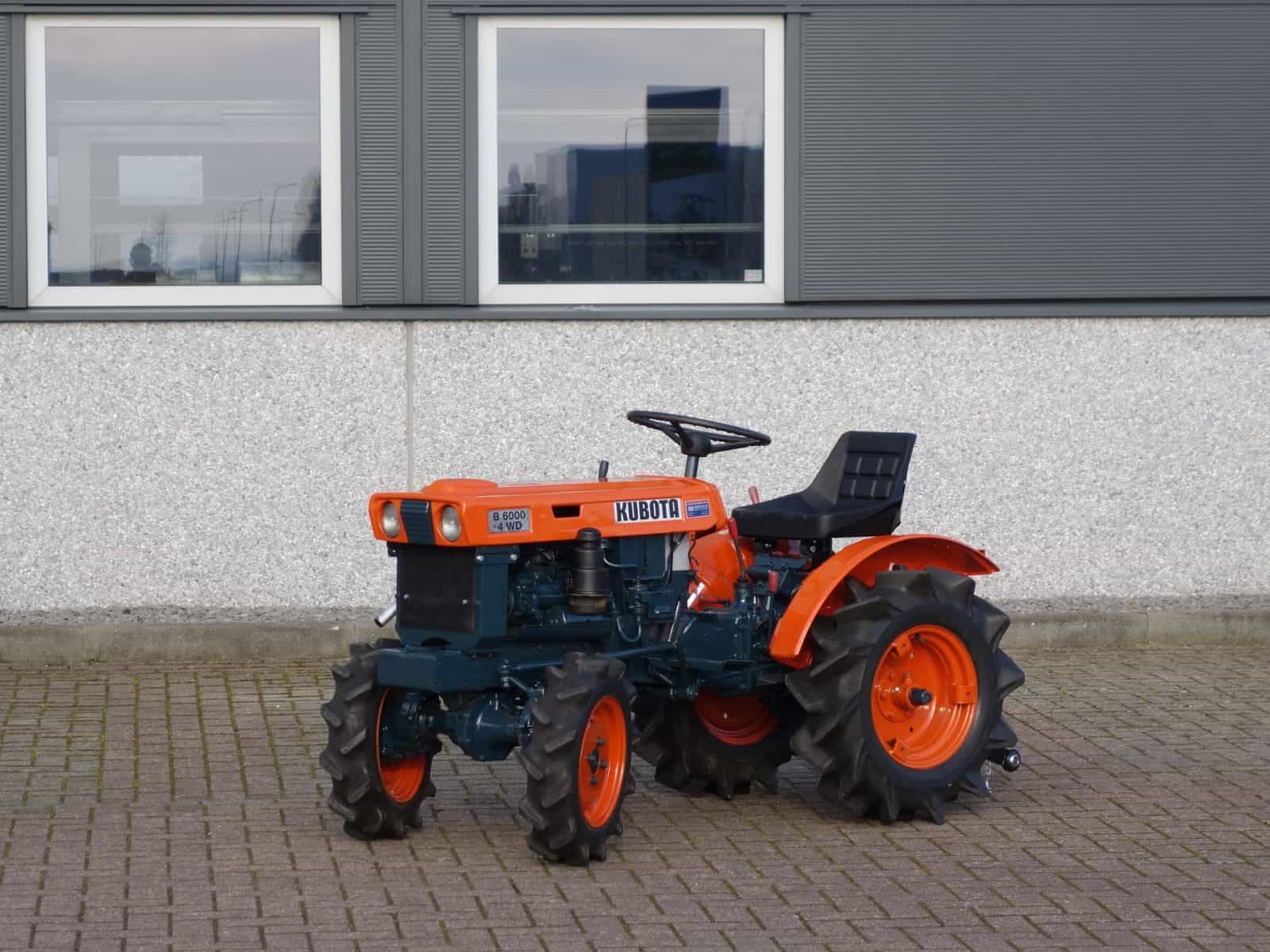Kubota B6000 4wd • VM Service