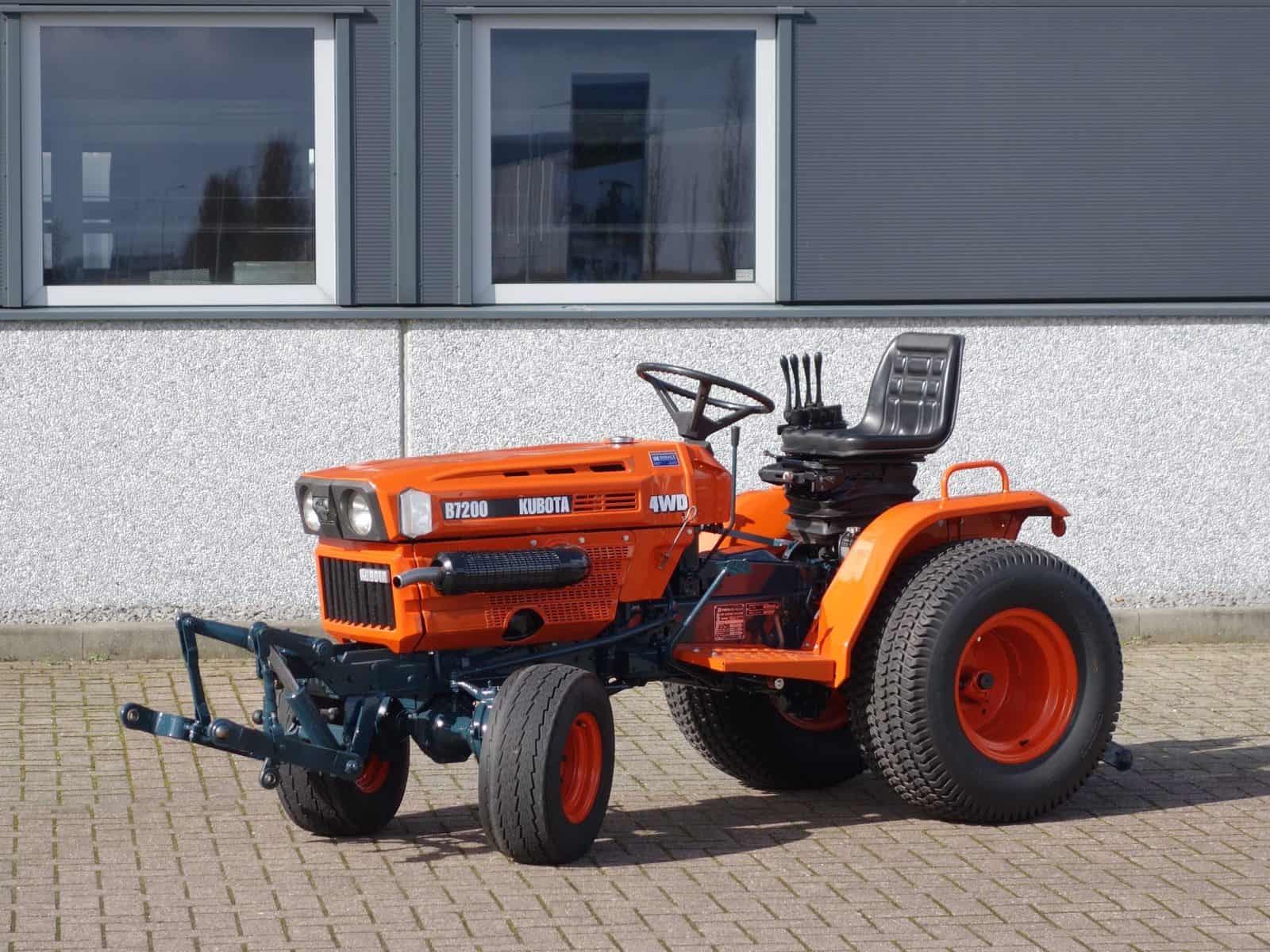 Kubota B7200 4wd HST • VM Service