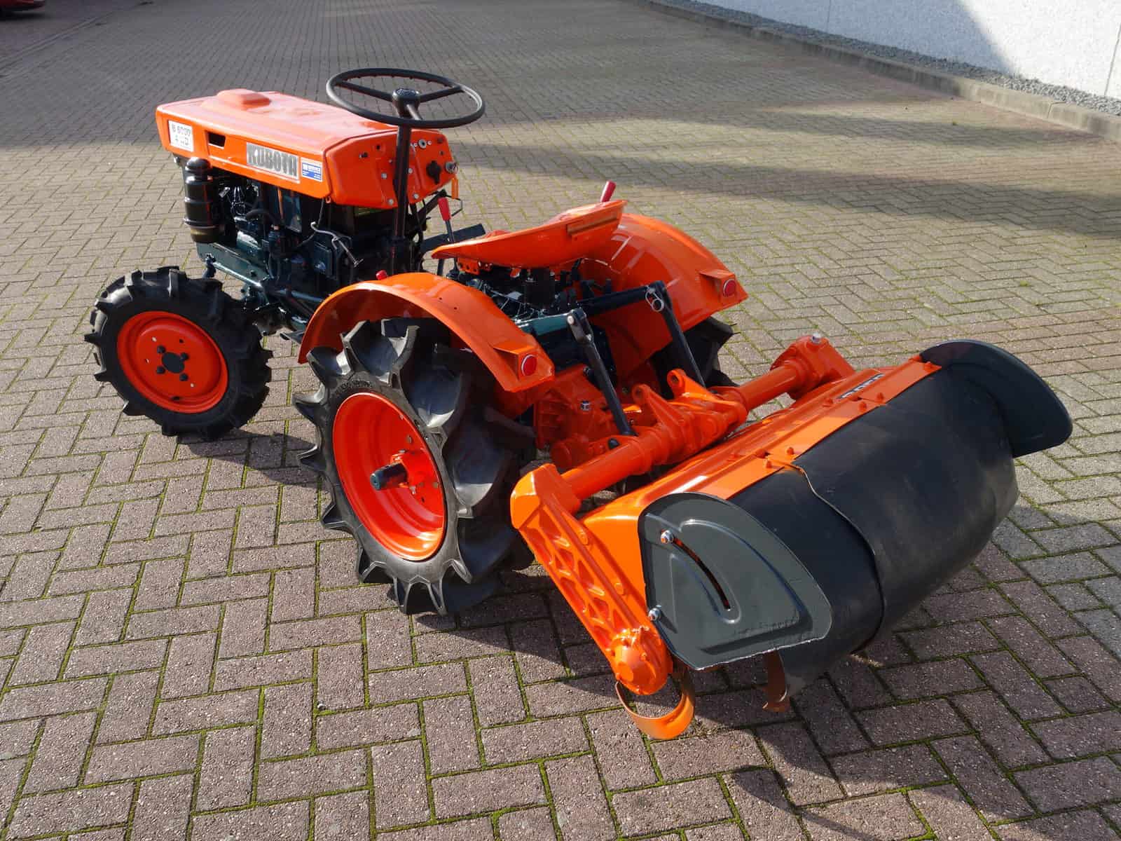 Kubota B6000 4wd • VM Service