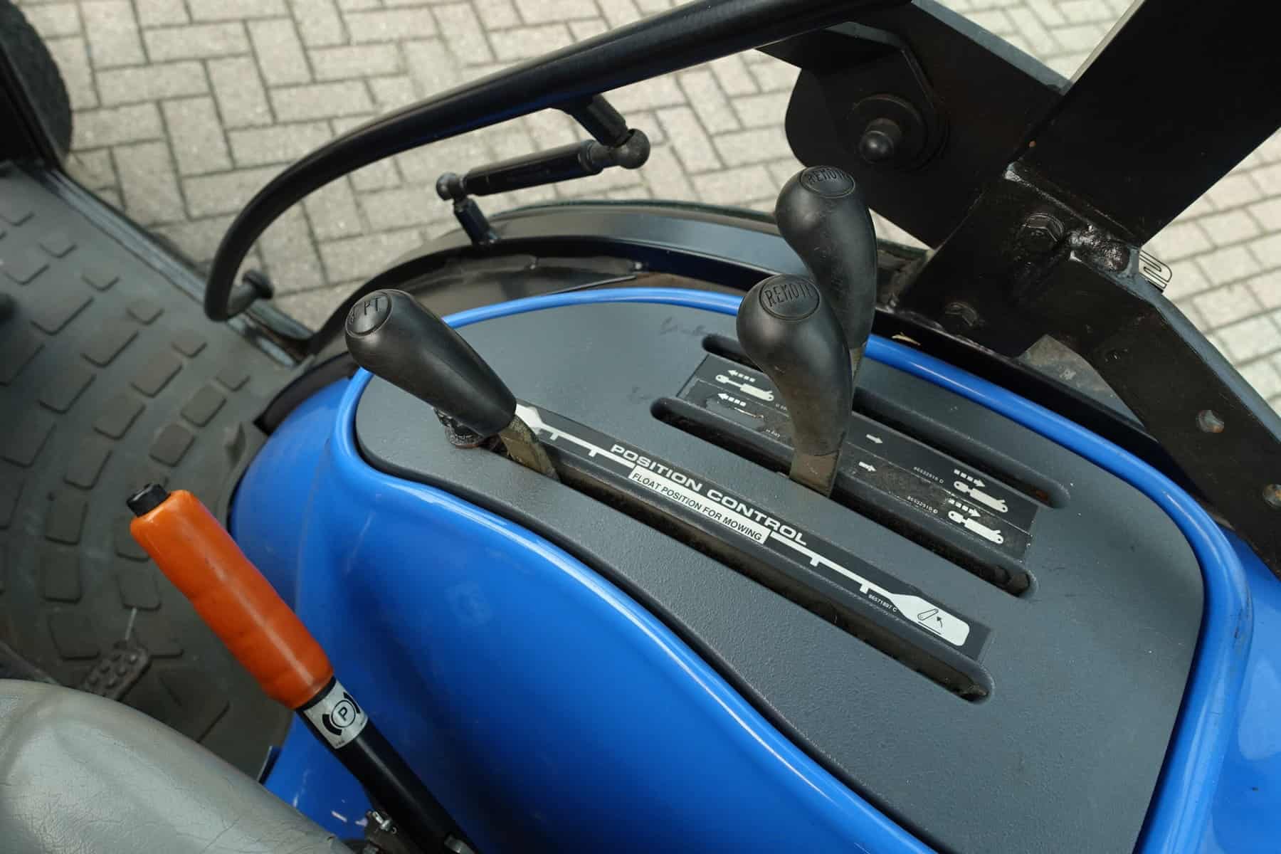 New Holland TC35DA HST • VM Service